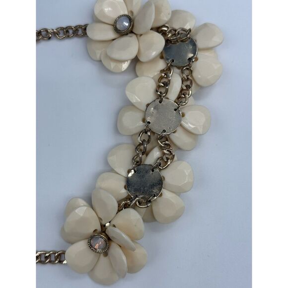 Gold Tone  white Acrylic Rhinestone Flower Bobble Bib Choker Necklace - Picture 5 of 5